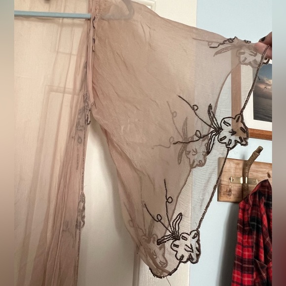 Dusty Pink Beaded Chiffon “Robe” with Kimono Sleeve - Picture 4 of 4